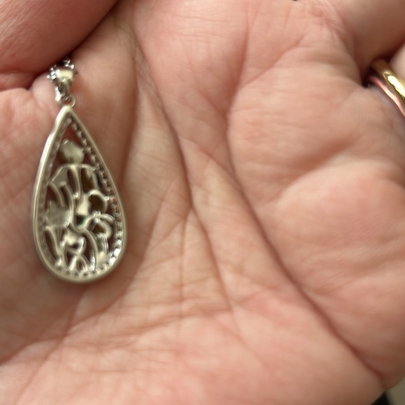 💙💚Stunning Colorful Teardrop Necklace💙💚 - Picture 3 of 3